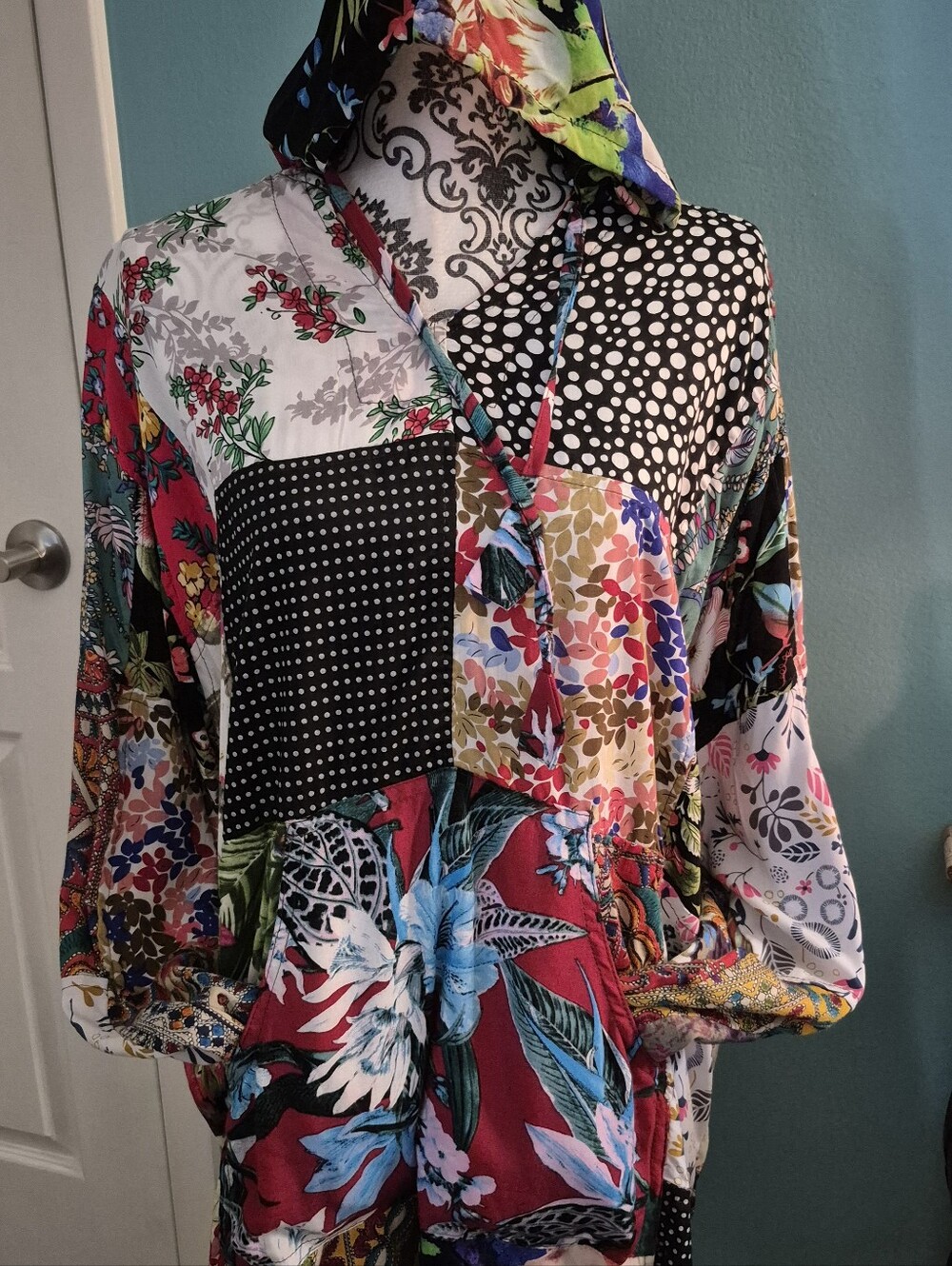 Kathmandu Patchwork Floral Hooded Shirt with kangaroo pocket xl